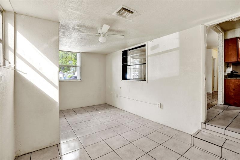 Image 8 of 23 For 1318 11th Pl