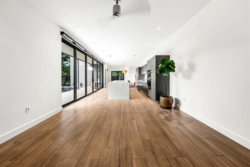 Image 12 of 31 For 619 10th St  N-a