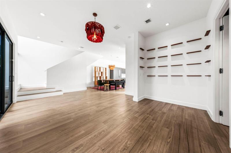 Image 13 of 31 For 619 10th St  N-a