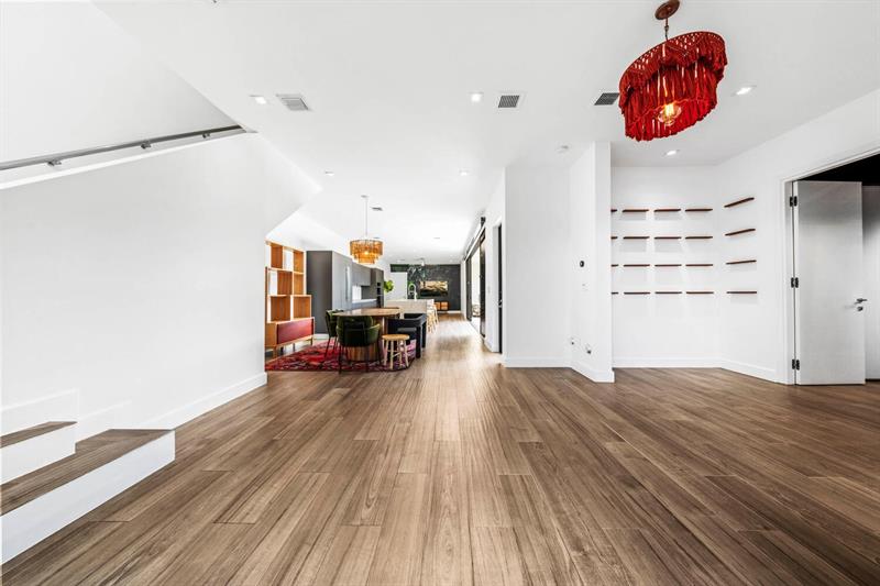 Image 15 of 31 For 619 10th St  N-a