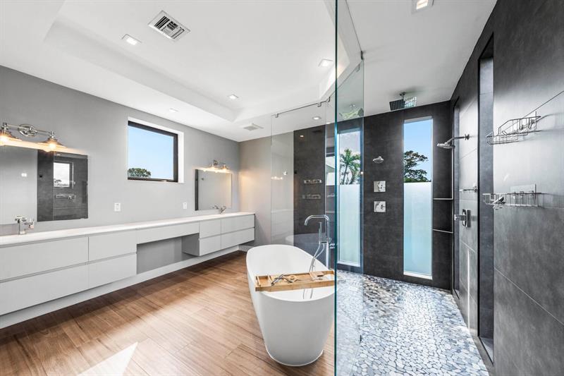 Image 17 of 31 For 619 10th St  N-a