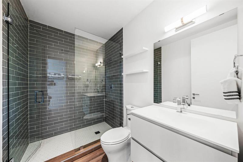 Image 23 of 31 For 619 10th St  N-a