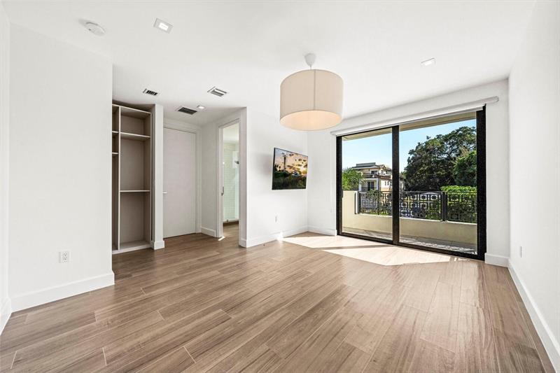 Image 24 of 31 For 619 10th St  N-a