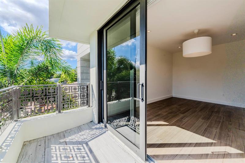 Image 25 of 31 For 619 10th St  N-a