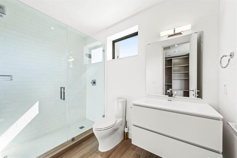 Image 26 of 31 For 619 10th St  N-a