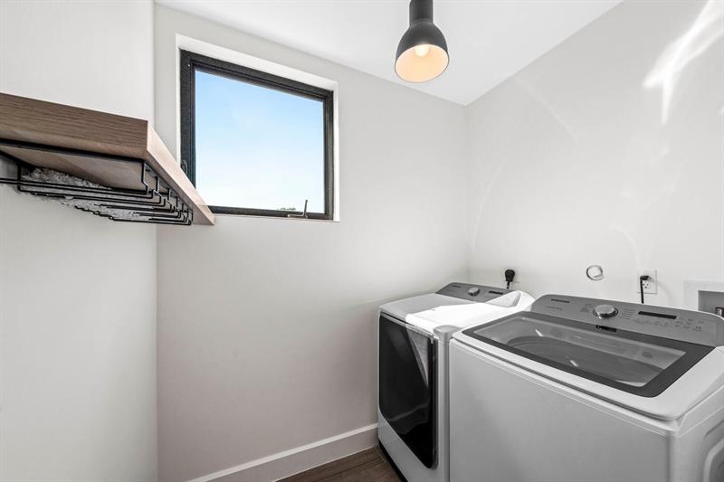 Image 27 of 31 For 619 10th St  N-a