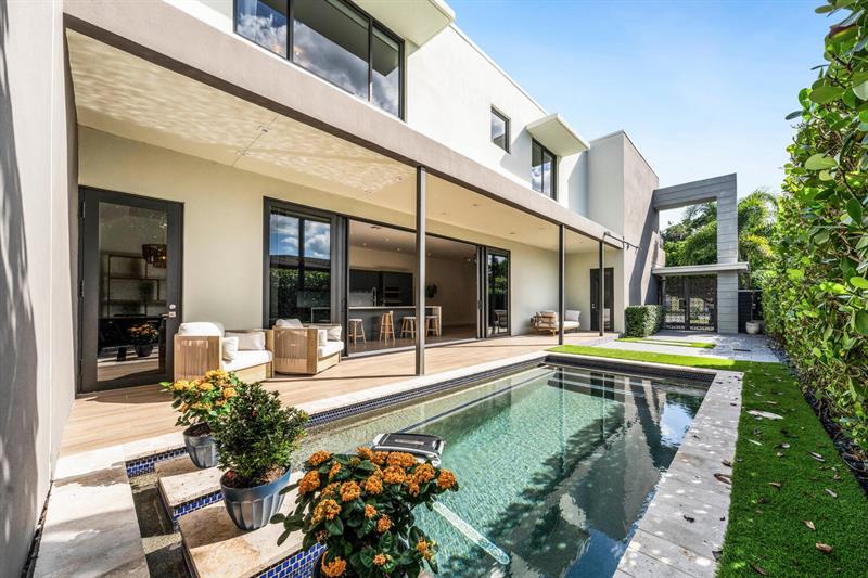 Image 4 of 31 For 619 10th St  N-a