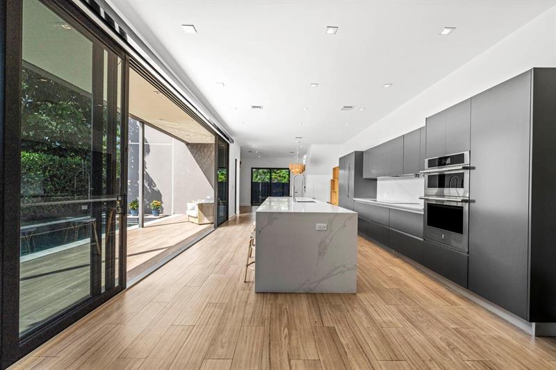 Image 7 of 31 For 619 10th St  N-a