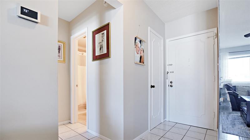 Image 11 of 18 For 6263 19th Ave  923