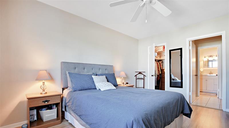 Image 13 of 18 For 6263 19th Ave  923