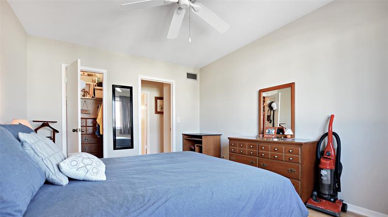 Image 14 of 18 For 6263 19th Ave  923