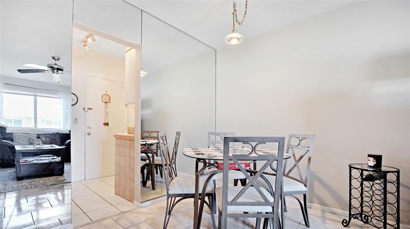 Image 6 of 18 For 6263 19th Ave  923