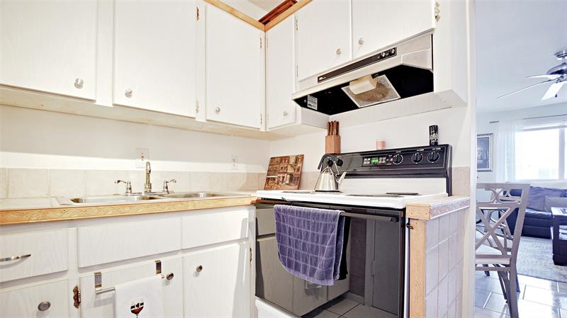 Image 9 of 18 For 6263 19th Ave  923