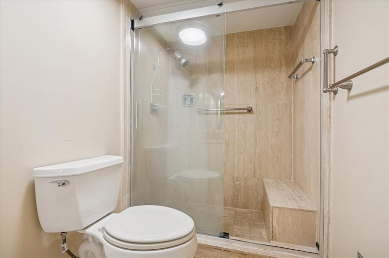 Image 11 of 17 For 1201 Ocean Dr.  1506n