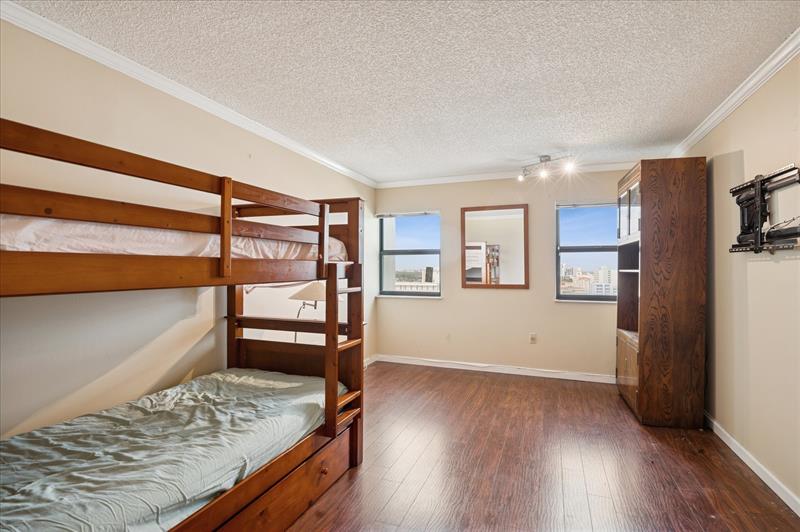 Image 12 of 17 For 1201 Ocean Dr.  1506n