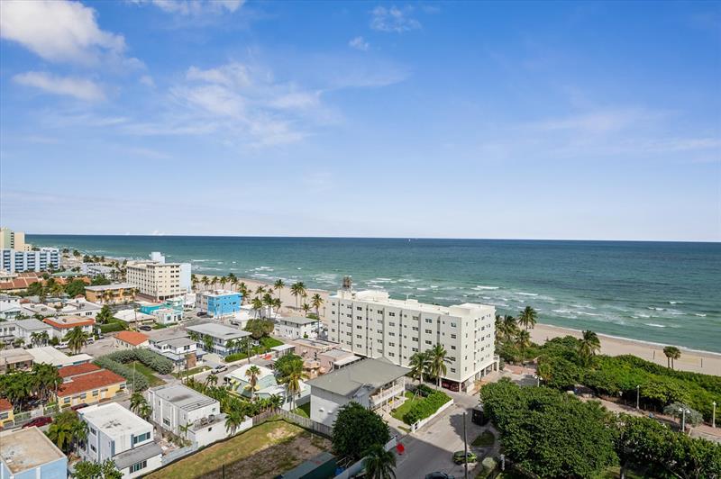 Image 16 of 17 For 1201 Ocean Dr.  1506n