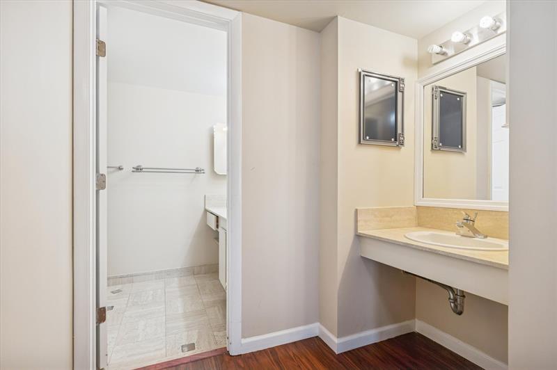 Image 9 of 17 For 1201 Ocean Dr.  1506n