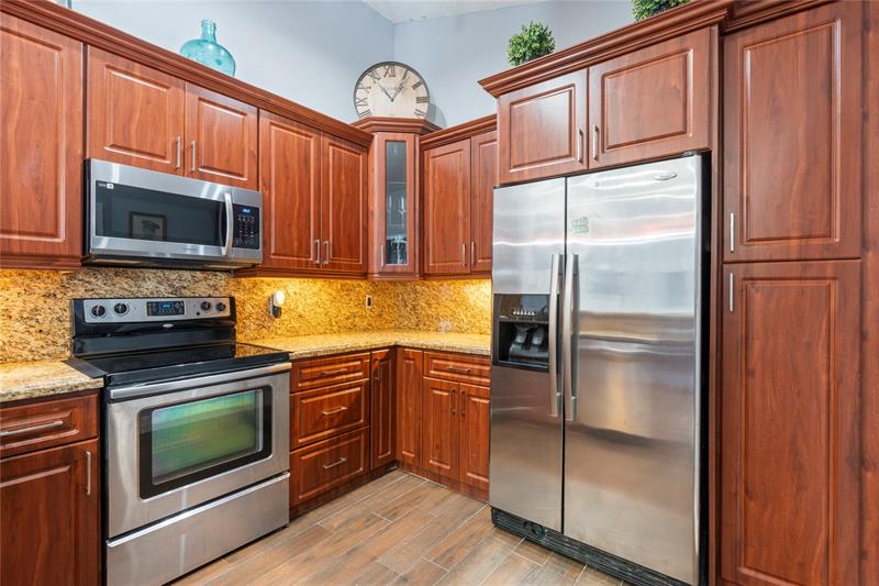 Image 16 of 33 For 151 115th Ave  405