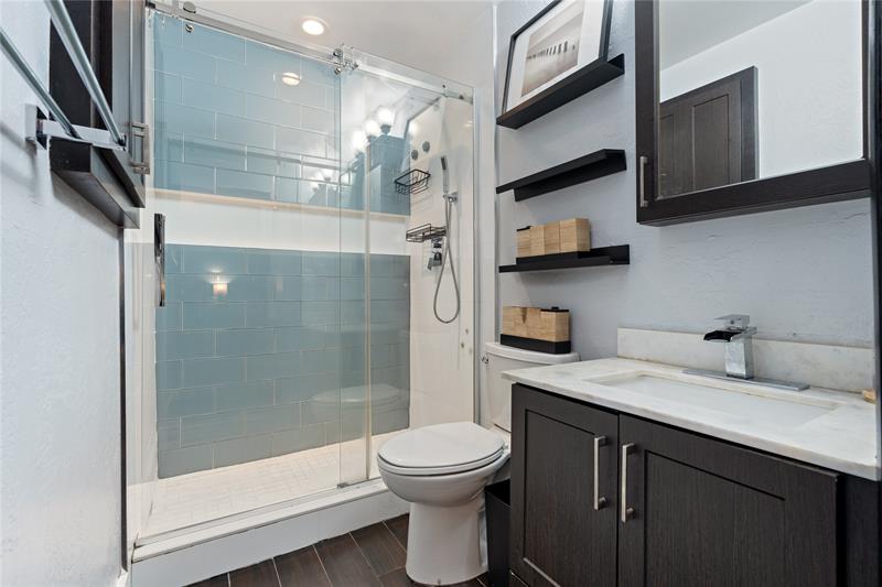 Image 23 of 33 For 151 115th Ave  405