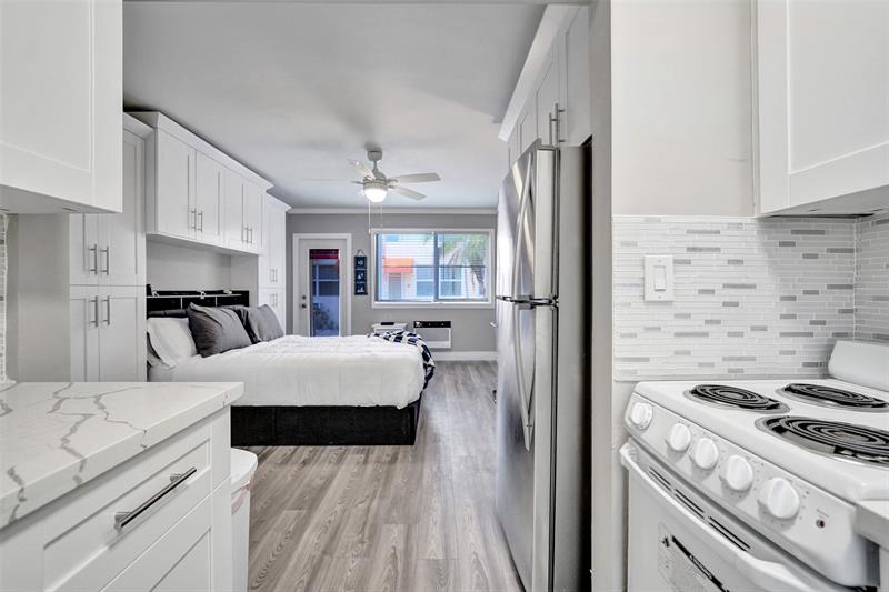 Image 11 of 23 For 329 Connecticut St  107