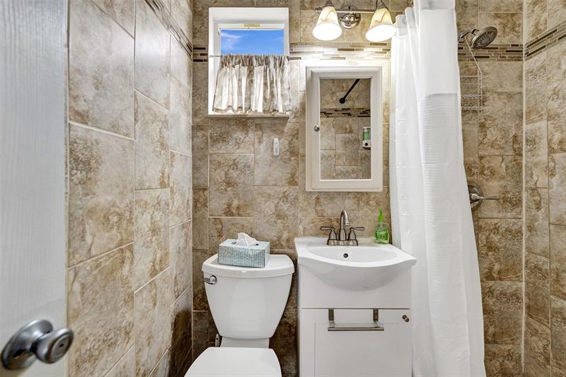 Image 13 of 23 For 329 Connecticut St  107