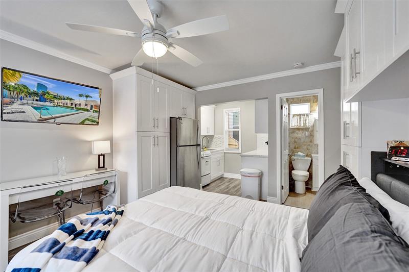 Image 7 of 23 For 329 Connecticut St  107