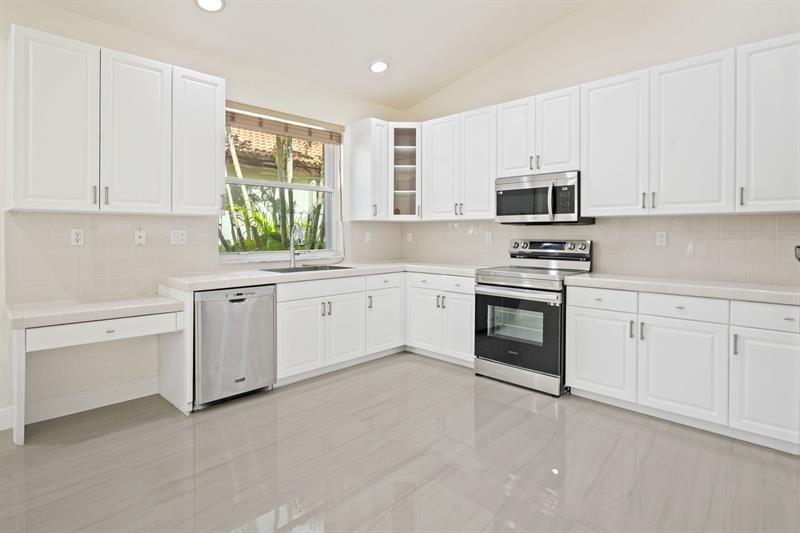 Image 11 of 28 For 18894 29th Ct