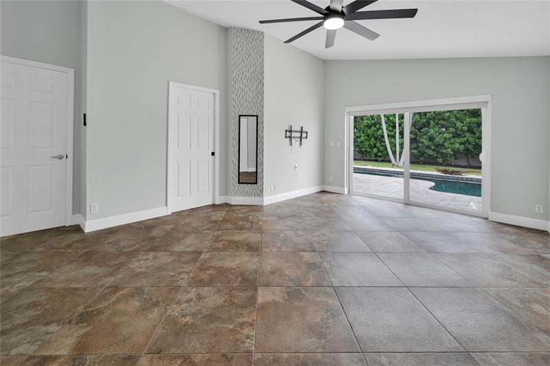 Image 12 of 28 For 8949 45th Court