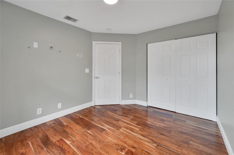 Image 18 of 28 For 8949 45th Court