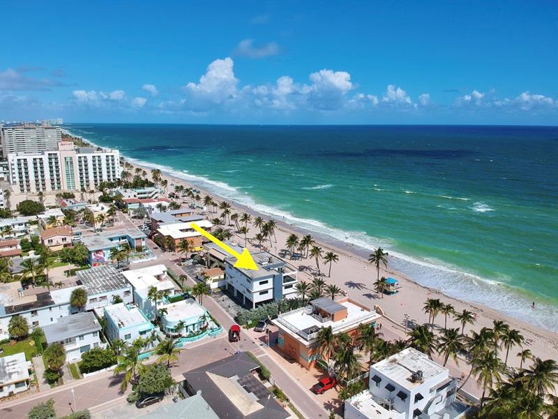 Image 3 of 13 For 2205 Surf Rd