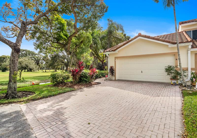 Image 2 of 57 For 476 Palm Aire Dr