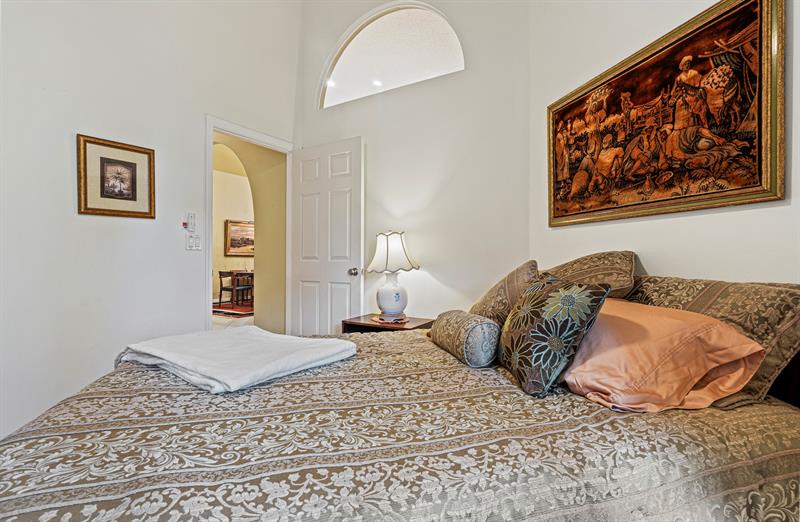 Image 22 of 57 For 476 Palm Aire Dr