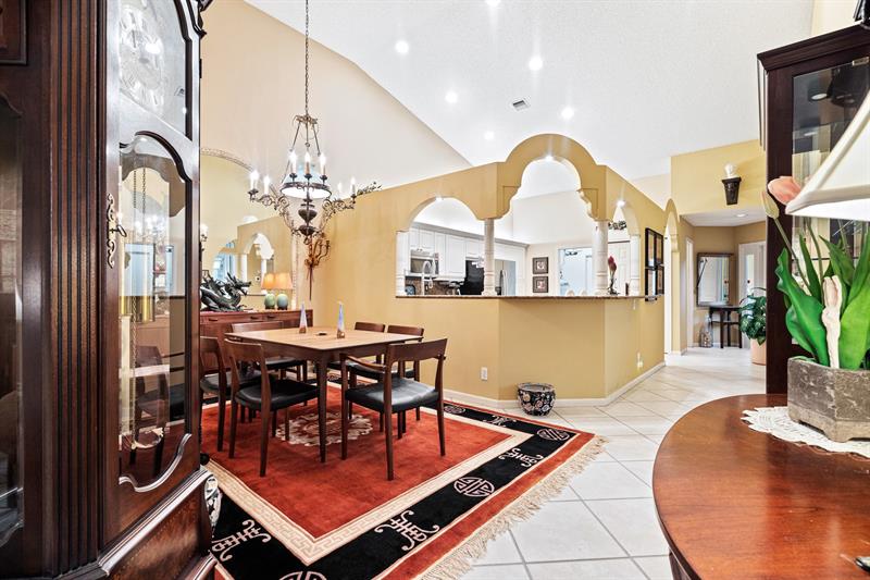 Image 25 of 57 For 476 Palm Aire Dr