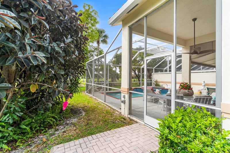 Image 41 of 57 For 476 Palm Aire Dr