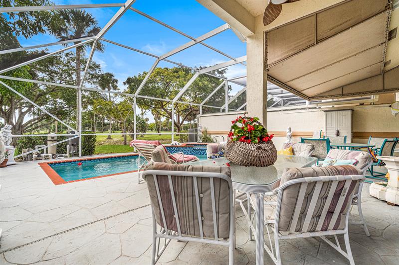 Image 42 of 57 For 476 Palm Aire Dr