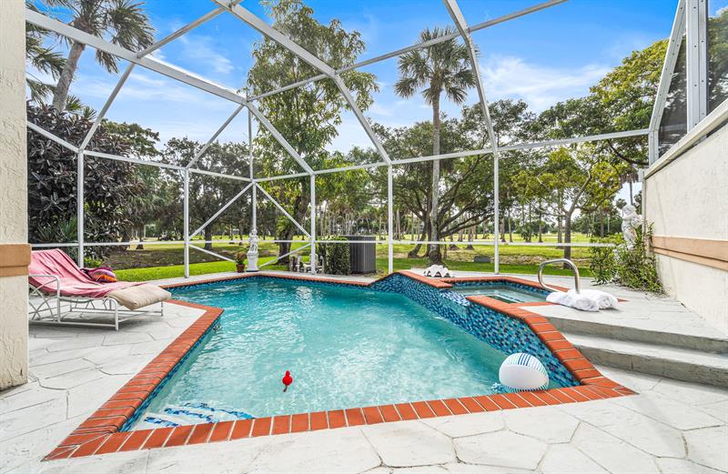 Image 46 of 57 For 476 Palm Aire Dr