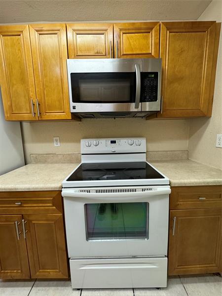 Image 5 of 13 For 2862 55th Ave  2c