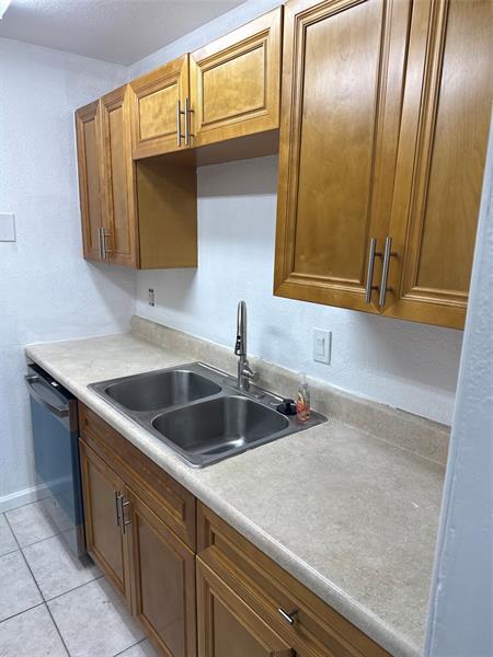 Image 6 of 13 For 2862 55th Ave  2c