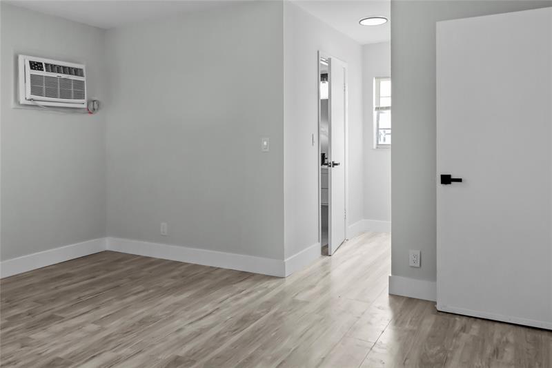 Image 12 of 22 For 20 56th St  