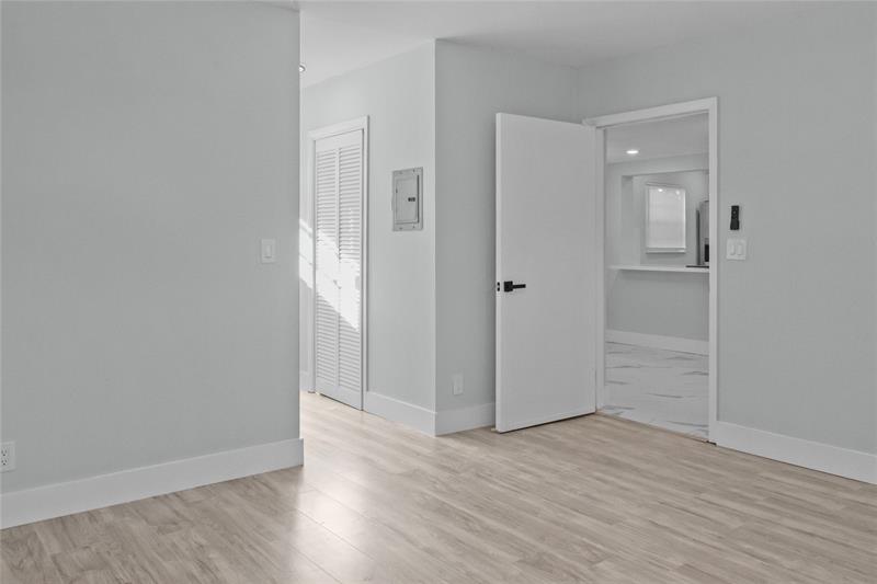 Image 17 of 22 For 20 56th St  