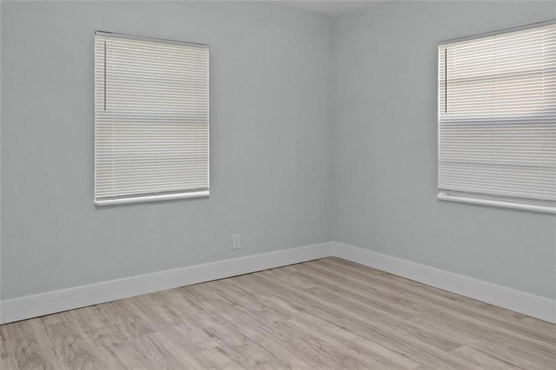 Image 20 of 22 For 20 56th St  