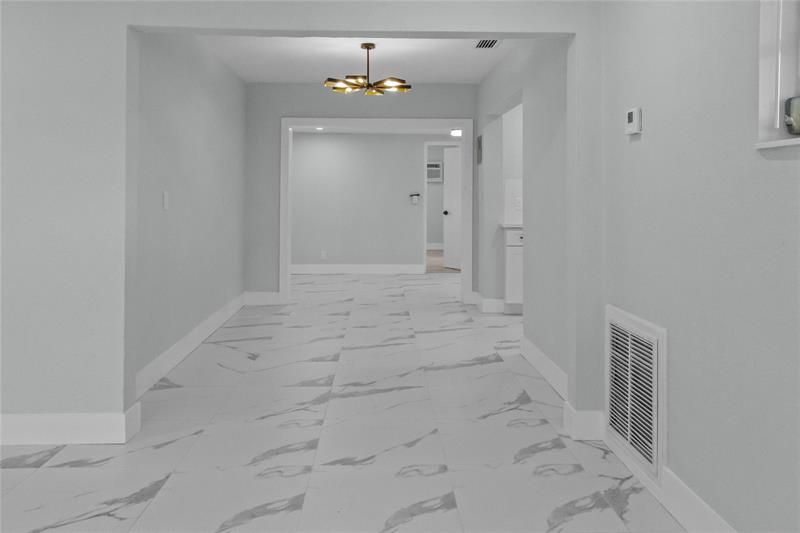 Image 4 of 22 For 20 56th St  