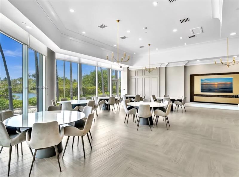 Image 11 of 35 For 16500 Collins Ave  356