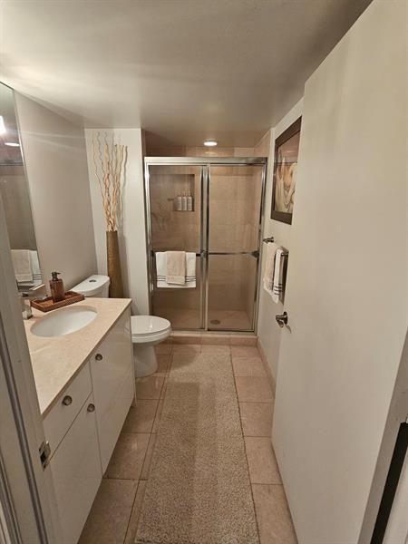 Image 29 of 35 For 16500 Collins Ave  356