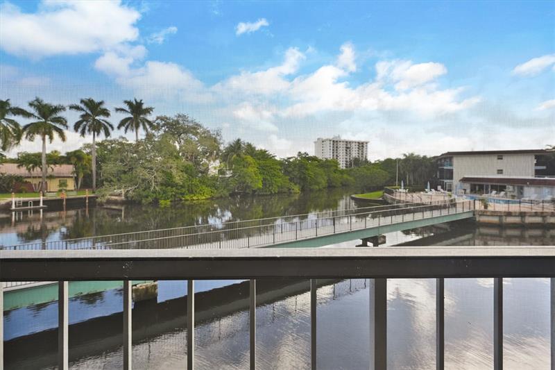 Image 22 of 38 For 1752 3rd Ter  217c