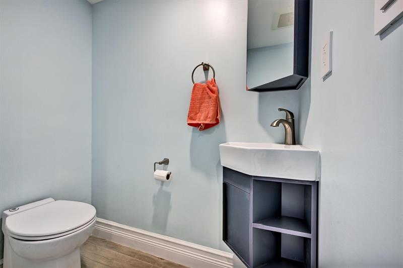 Image 25 of 38 For 1752 3rd Ter  217c