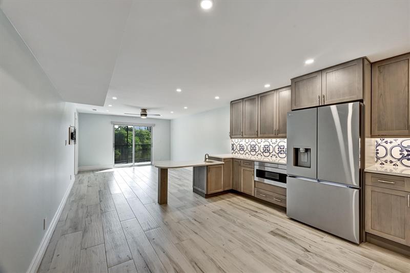 Image 4 of 38 For 1752 3rd Ter  217c