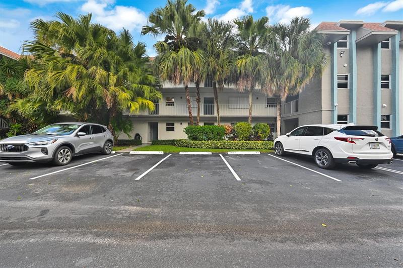 Image 8 of 38 For 1752 3rd Ter  217c