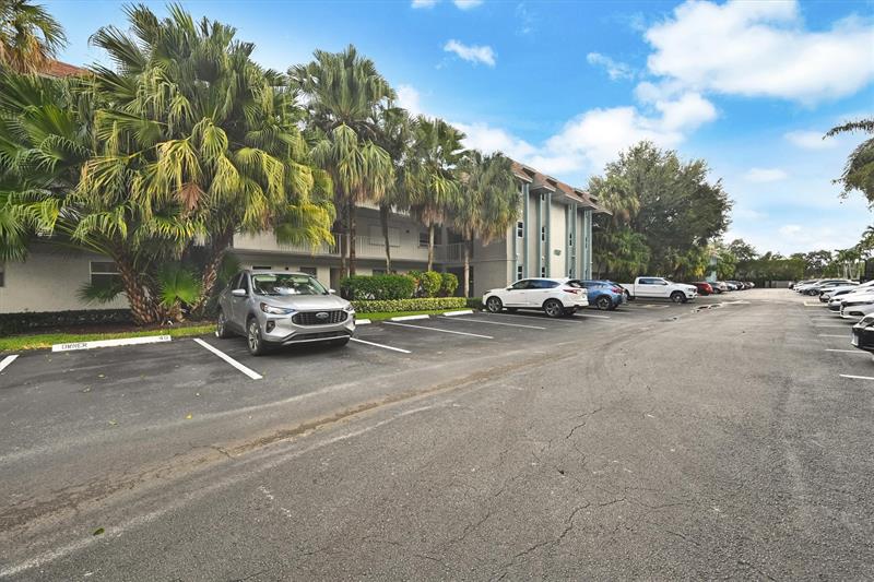 Image 9 of 38 For 1752 3rd Ter  217c