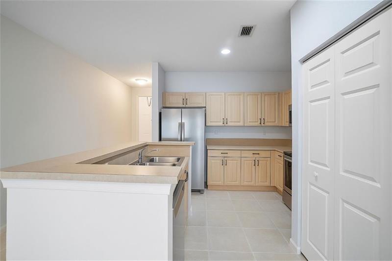 Image 12 of 25 For 6373 Landings Way